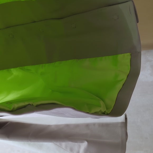 Tahari Jacket. Size 12. - Picture 7 of 10